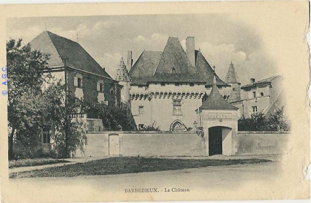 Barbezieux le Chateau Charente.jpg